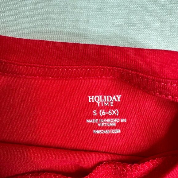 NEW HOLIDAY TEE SHIRTS LONG SLEEVE RED Hedgehog Stocking Small 6-6x Unisex - Picture 3 of 3